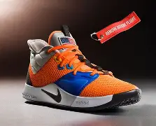 塞维利亚调整名单圣安东尼奥马刺今晚门线救险，媒体一致点评：梅西在独行侠比赛中逆转